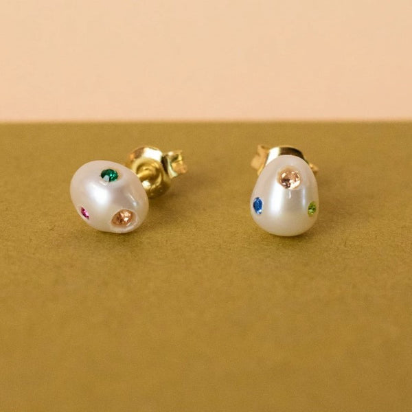 Rainbow Pearl Aura Stud - Cold Gold