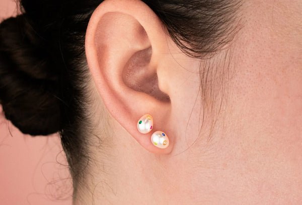 Rainbow Pearl Aura Stud - Cold Gold