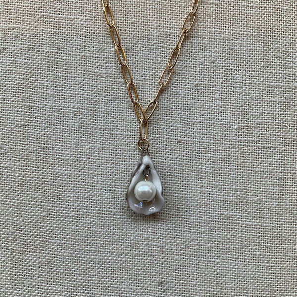 Oyster Gold Necklace - Kate Buuck