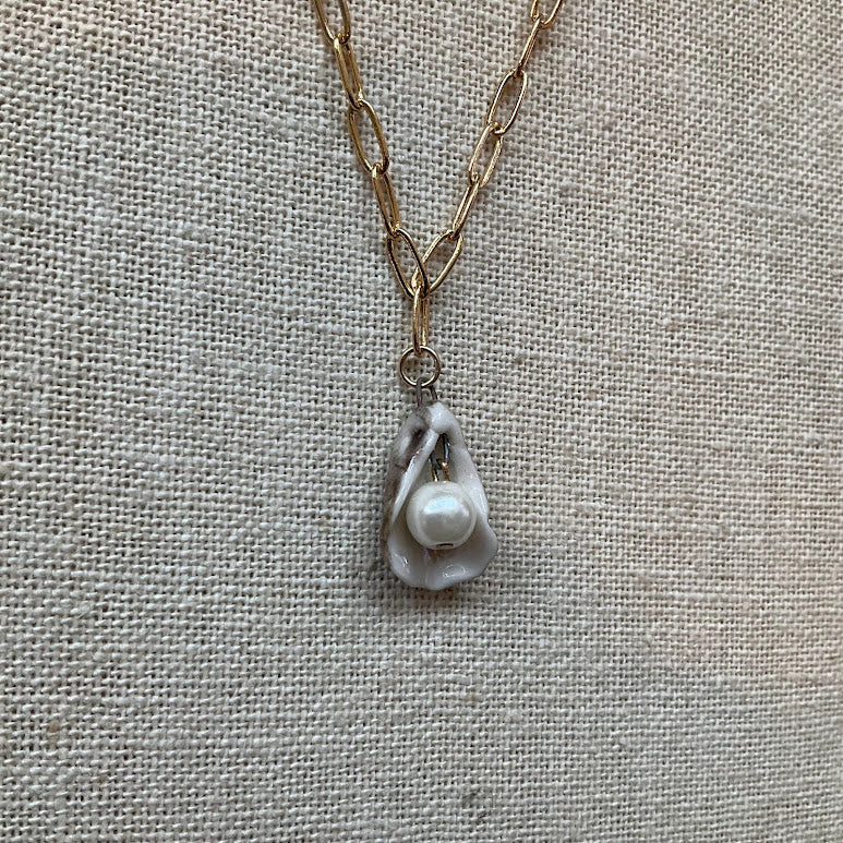 Oyster Gold Necklace - Kate Buuck
