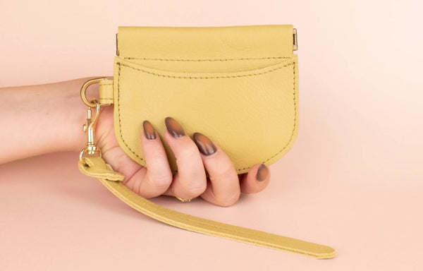 Leather Knot Keychain in Pistachio - Cold Gold